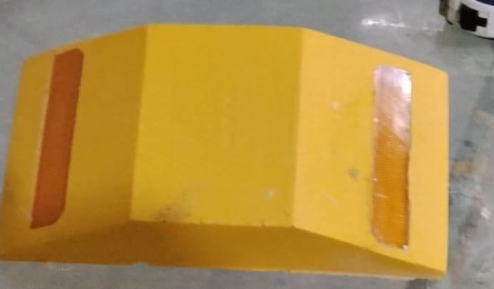 Tachão lombada amarelo com refletivos